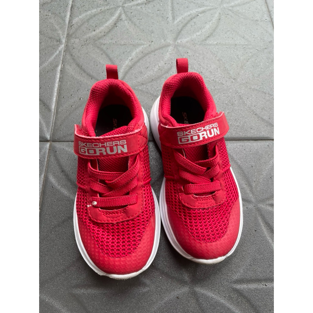 sepatu sketcher