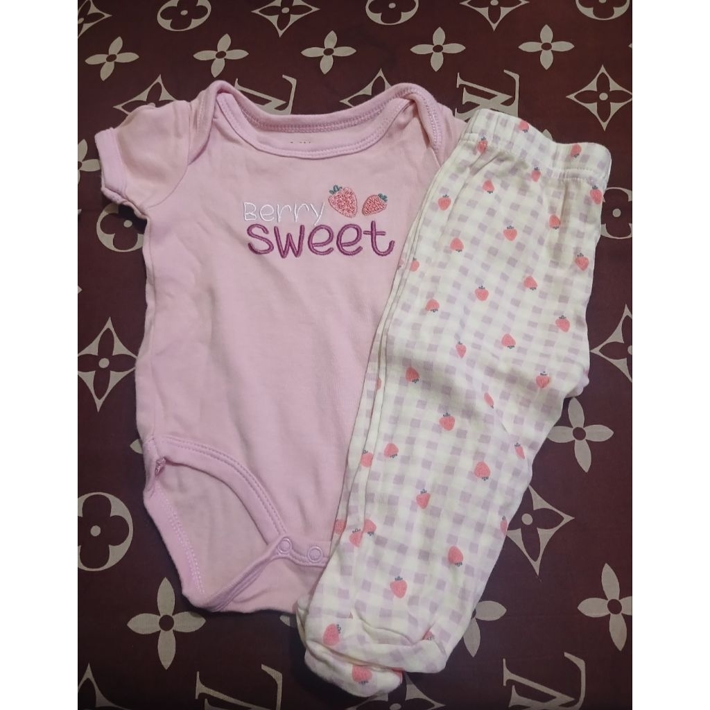 baju bayi one set preloved