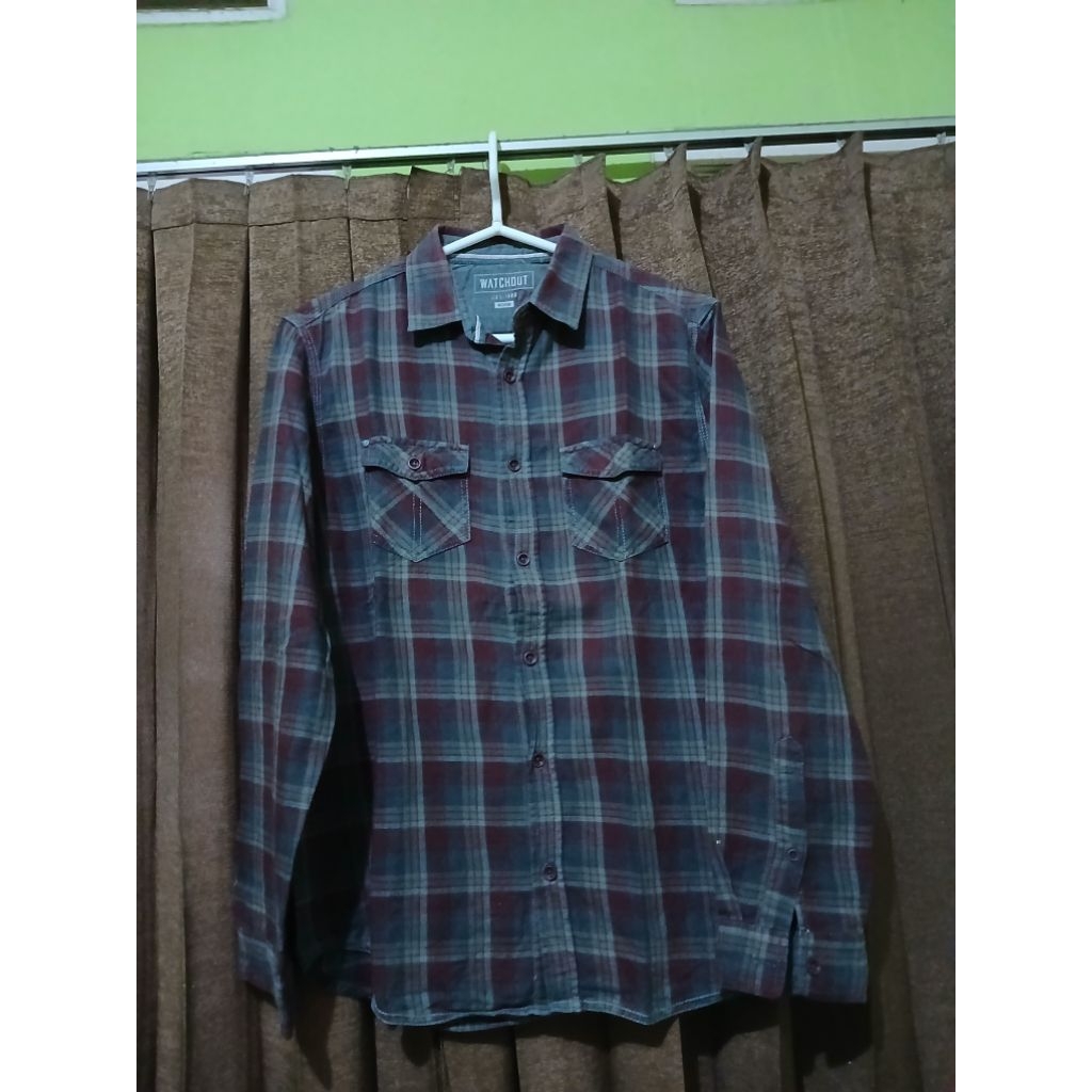 Kemeja Flanel Watchout