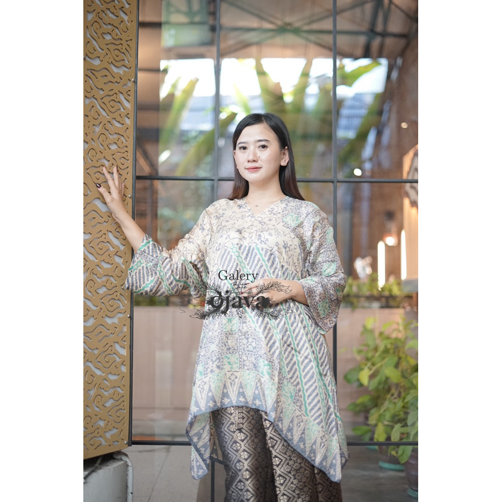 Atasan Blouse Kaftan Batik Tunik