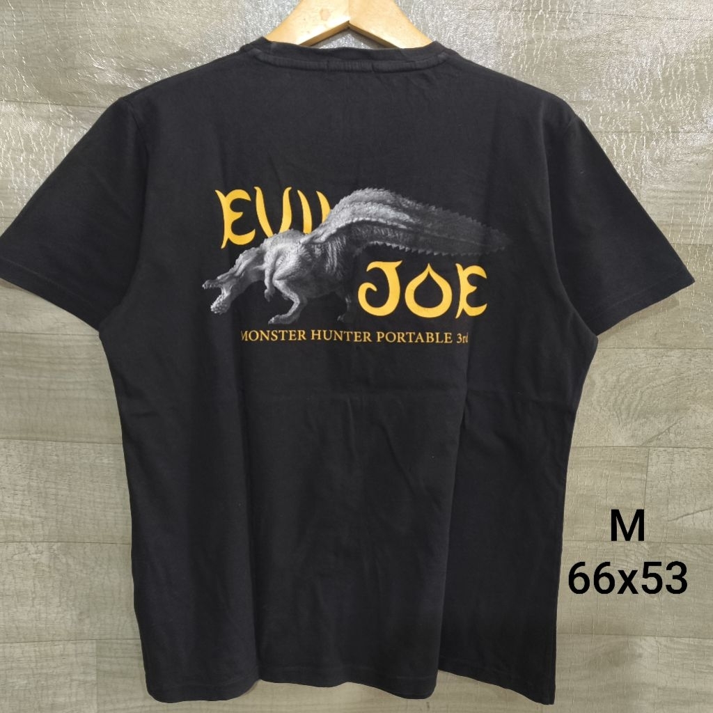 Kaos T-Shirt UT x Monster Hunter Black