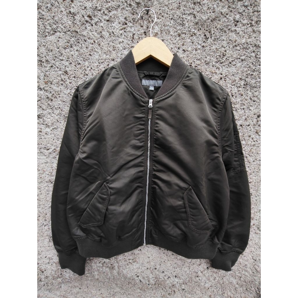 jaket bomber UNIQLO dll