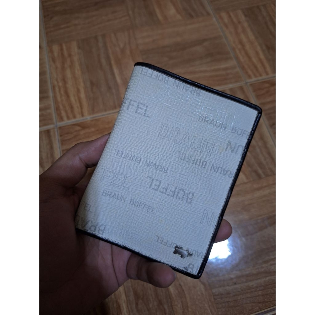 BRAUN BUFFEL WHITE LEATHER BIFOLD WALLET
