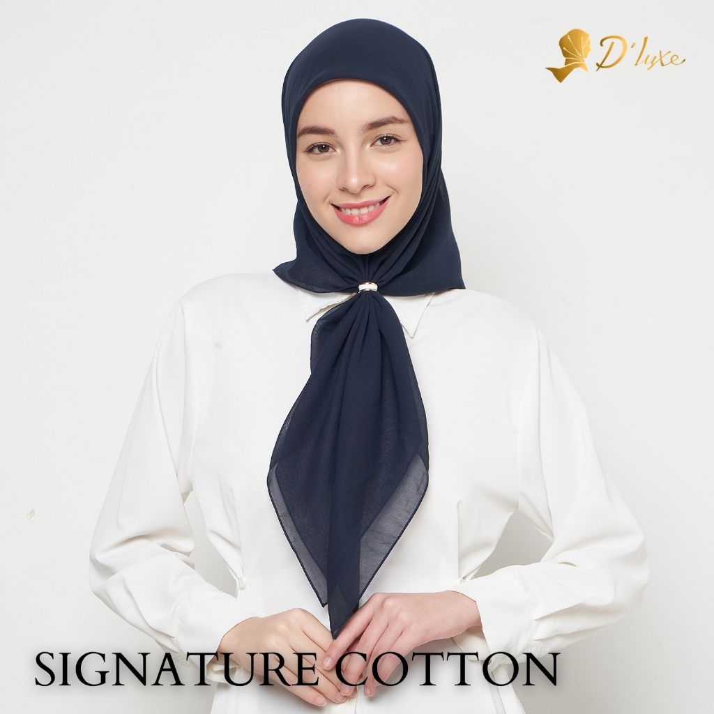D'Luxe Hijab | Hijab Segiempat Signature Voal Paris Series | Putih | Hitam & Biru Dongker Mini