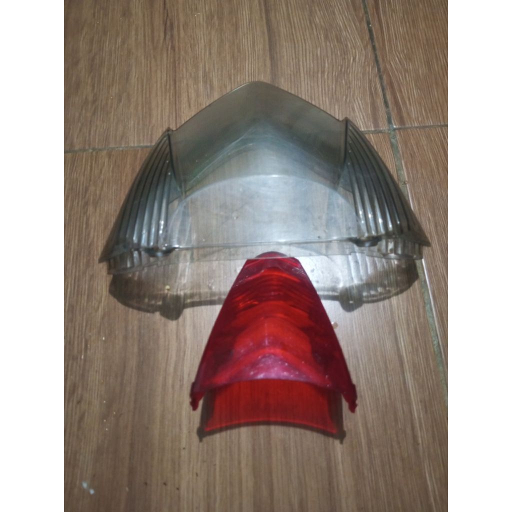 mika lampu belakang Yamaha Mio j bekas ori