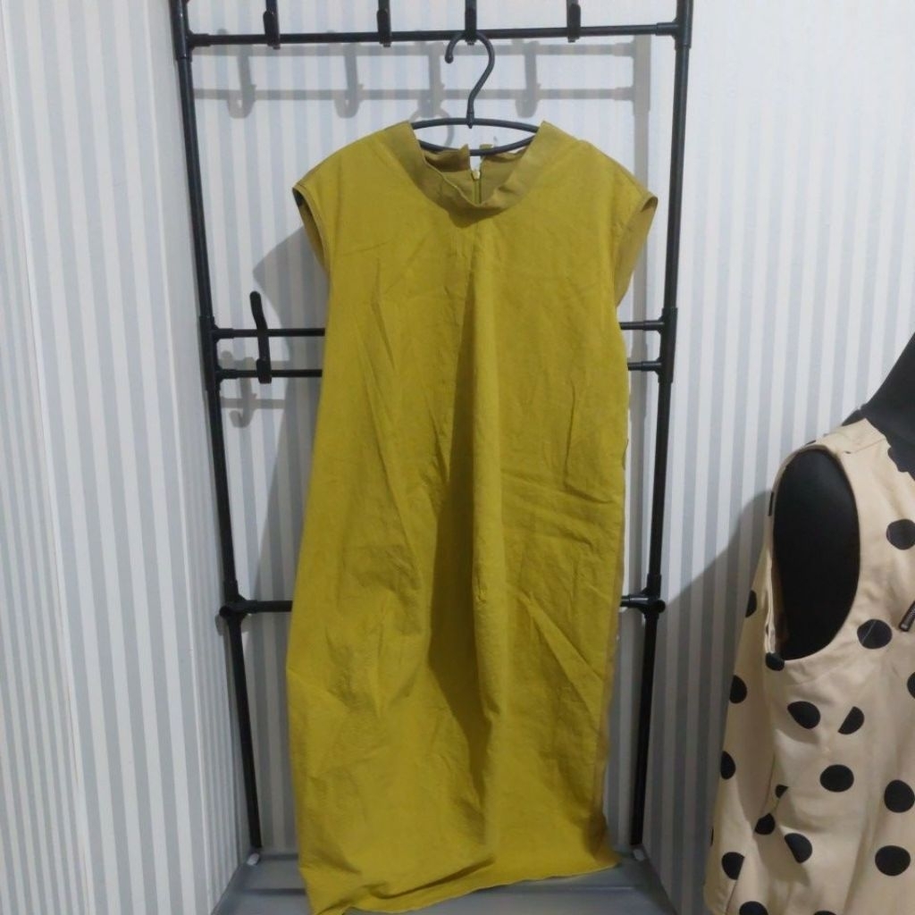 dress sage green cocok lebaran