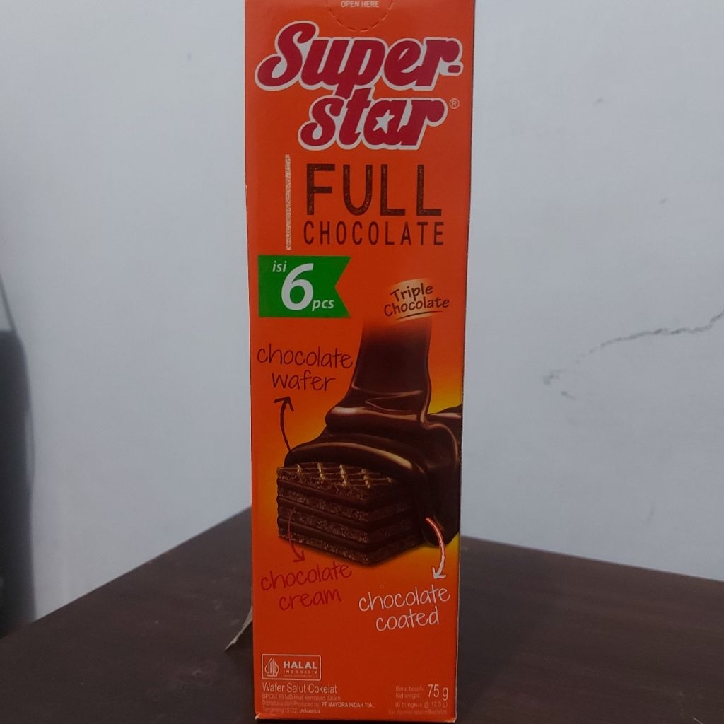 Wafer Rasa Cokelat Superstar Full Chocolate isi 6pcs 75gr