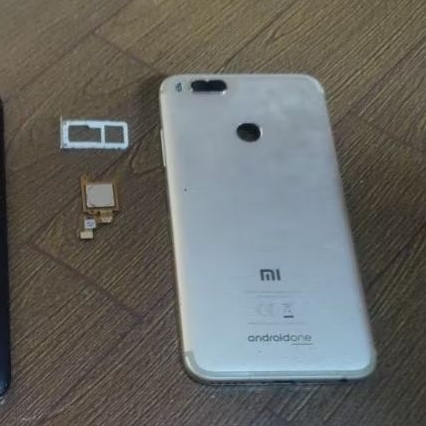 backdor Xiaomi Mi A1 mi 5x set sidik jari + simtray warna rose gold ORI copotan. baca deskripsi.