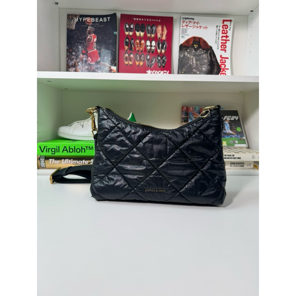Tas Charles & Keith Puffy Quilted Chain Handle Bag