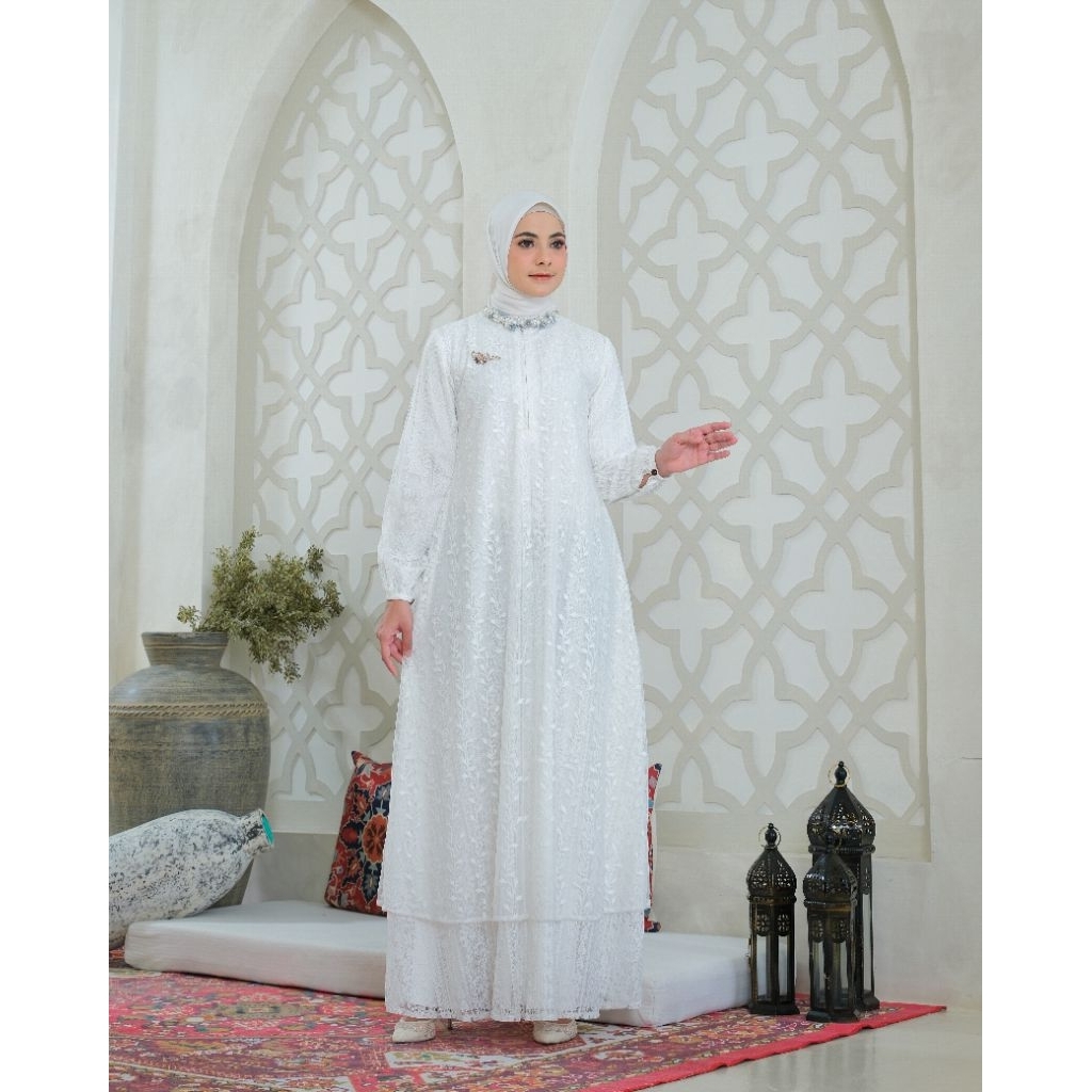 Humairah BW by Jannat