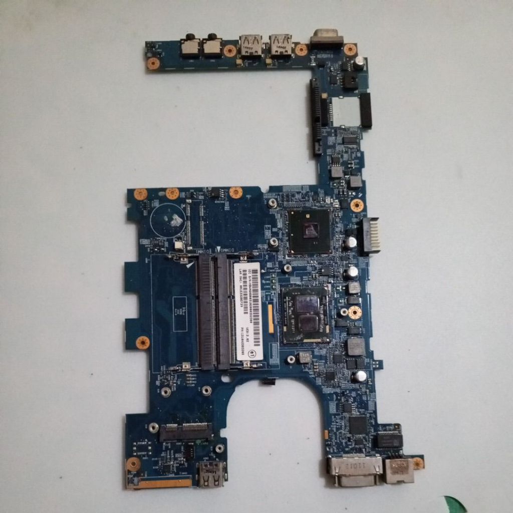 motherboard laptop Acer aspire Travelmate 8172 i3-1 rusak bahan servis