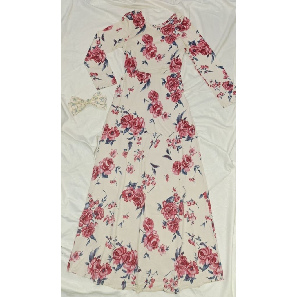 Preloved Gamis Putih Motif Bunga