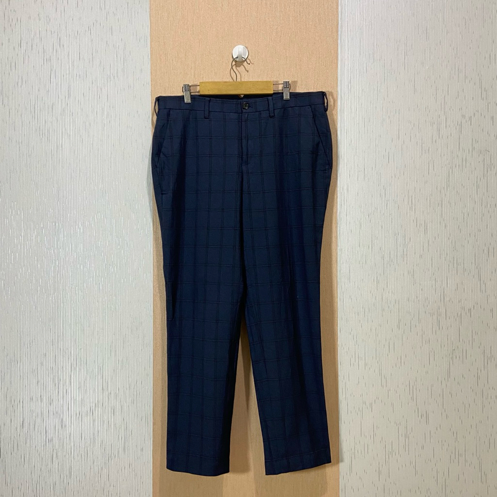 Work Pants Tartan GU by UNIQLO / Celana Bahan Pria / Size 35