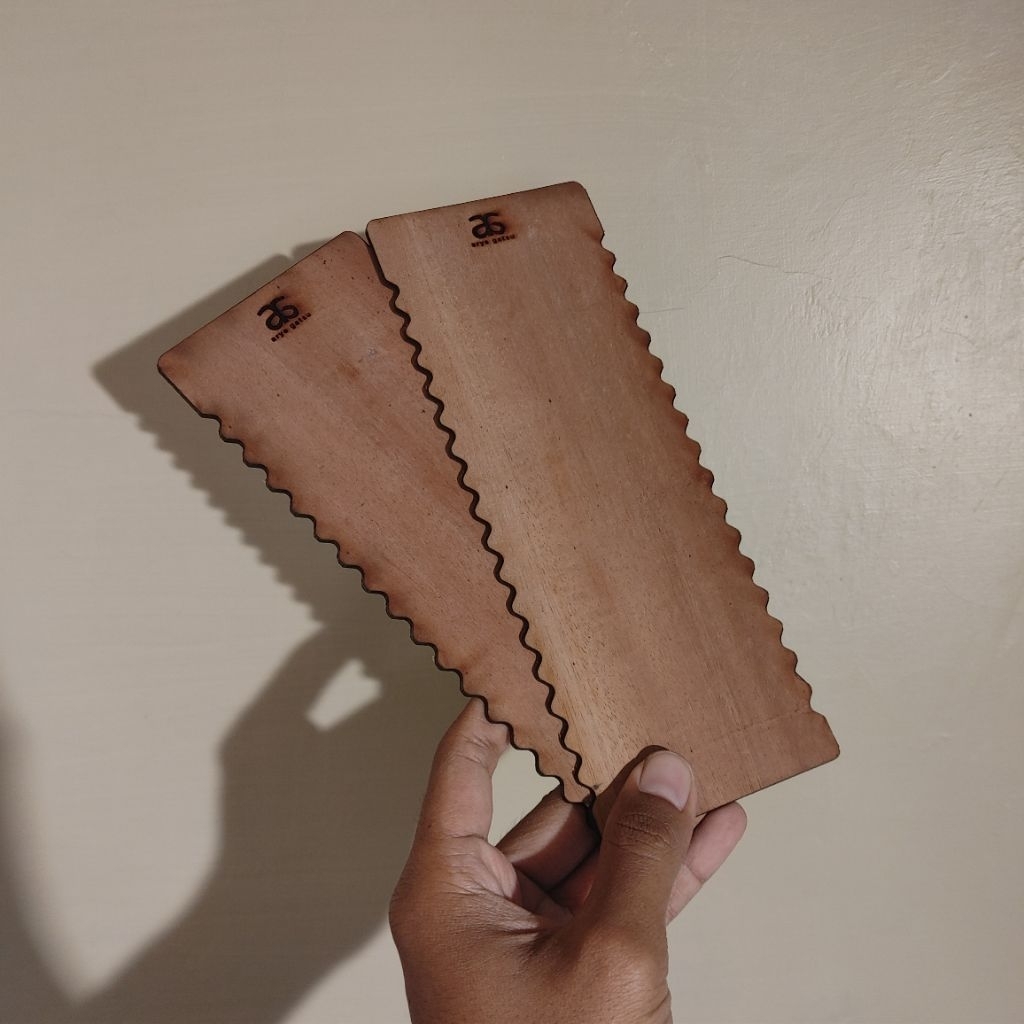 DISPLAY GELANG BAHAN KAYU MAHOGANY