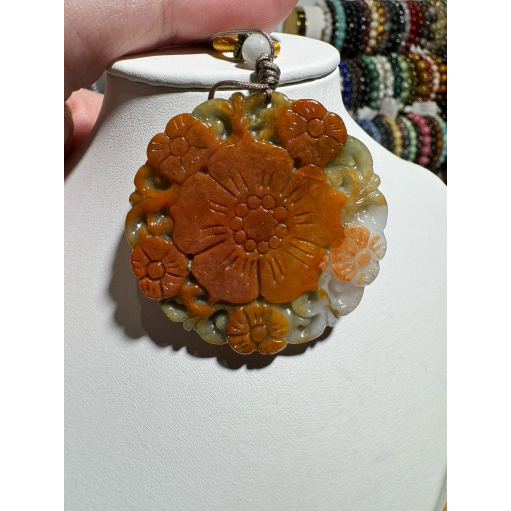 Liontin Giok Multicolor Bunga