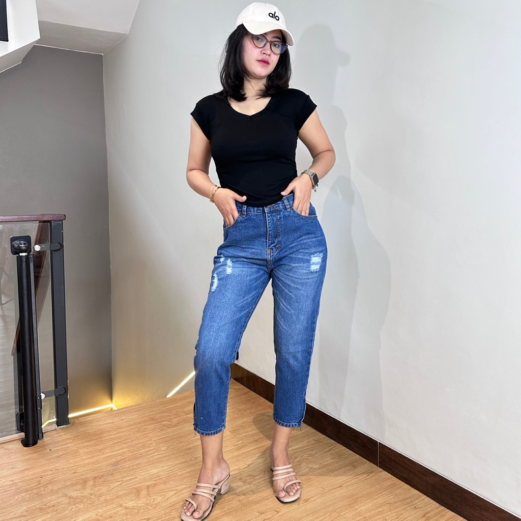 Celestina Ripped || HIGHWAIST || JEANS JUMBO || JEANS BIGSIZE || CELANA JEANS JUMBO WANITA || JEANS 