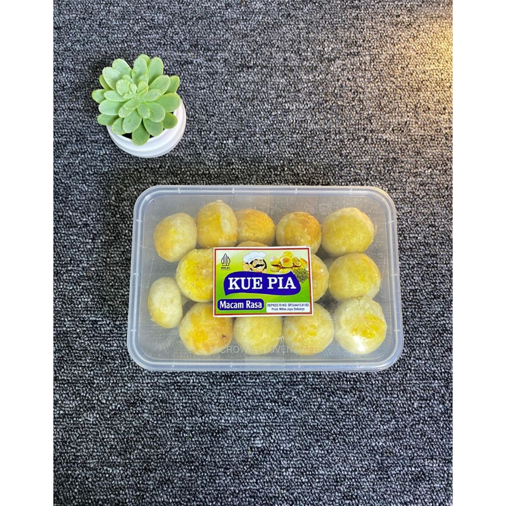 kue pia kacang kering enak di mulut