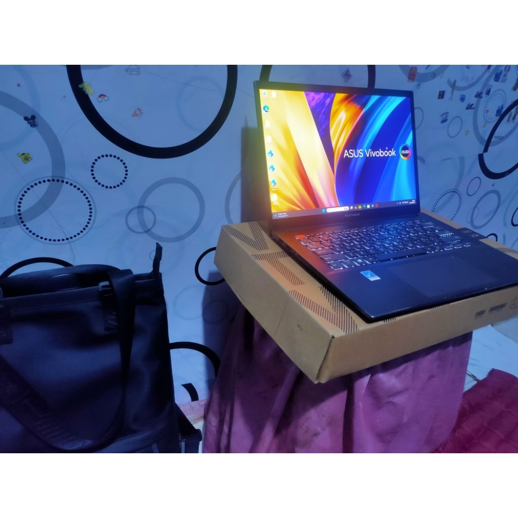 Asus OLED RTX 3050 Ti Ryzen 9 5900 Hx ram 16Gb lengkap fullset mulus normal lancar