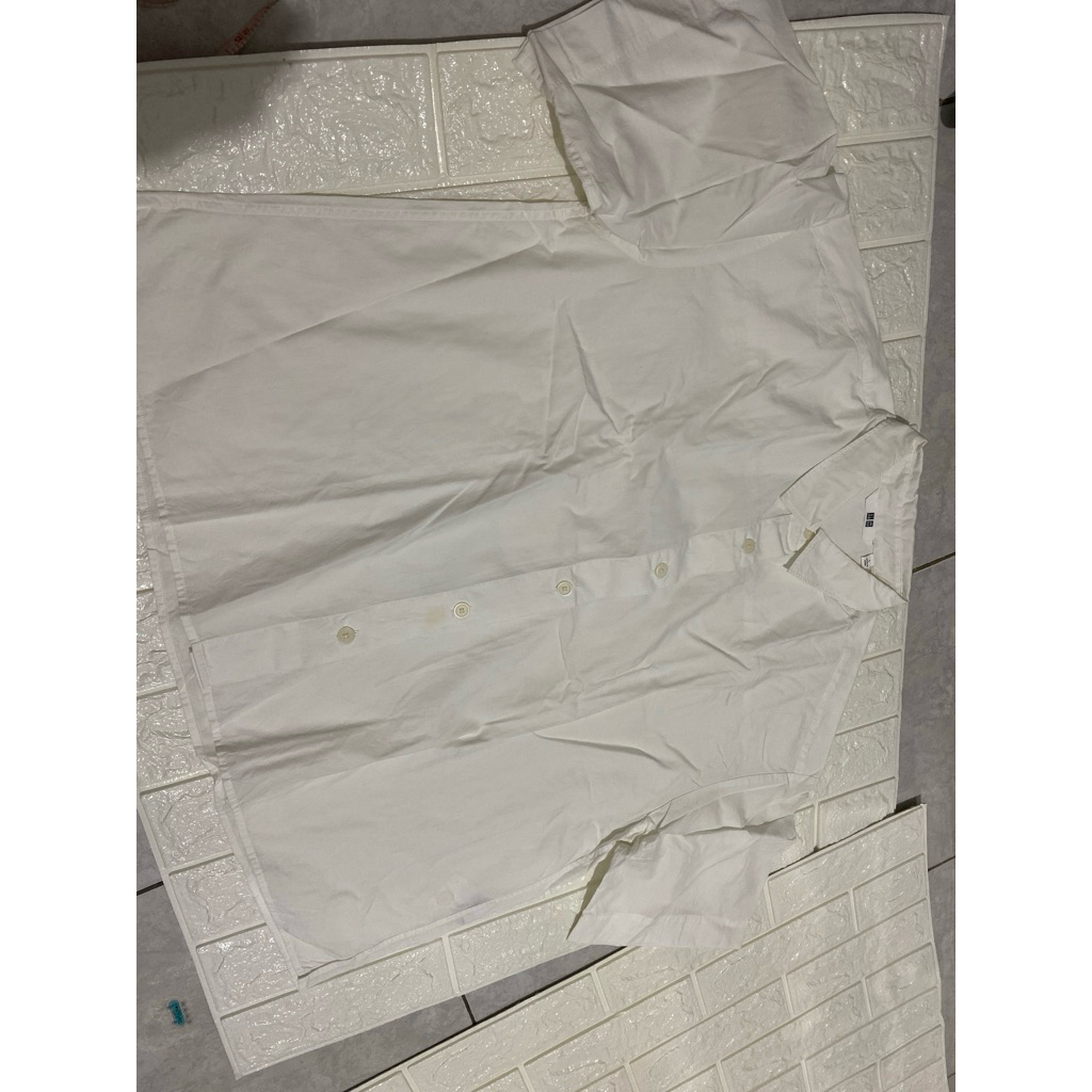 kemeja putih uniqlo wanita jumbo