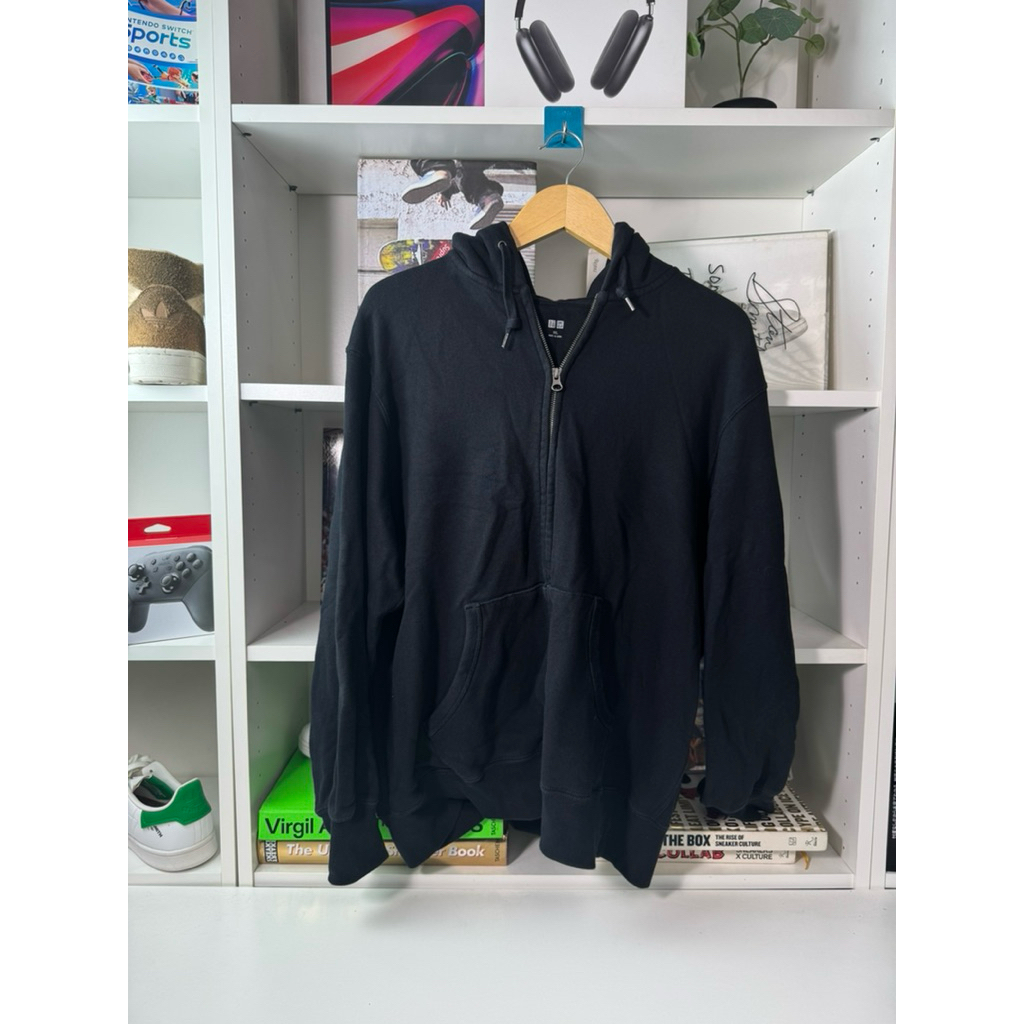 Uniqlo Hoodie Resleting Hitam