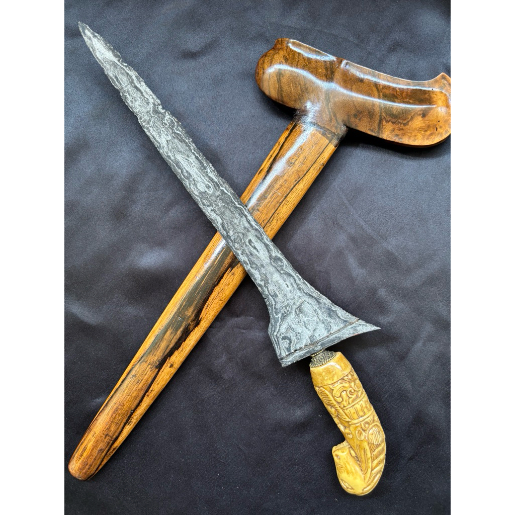 Keris Bethok Brojol Pamor Pedaringan kebak Tangguh Tuban Sepuh