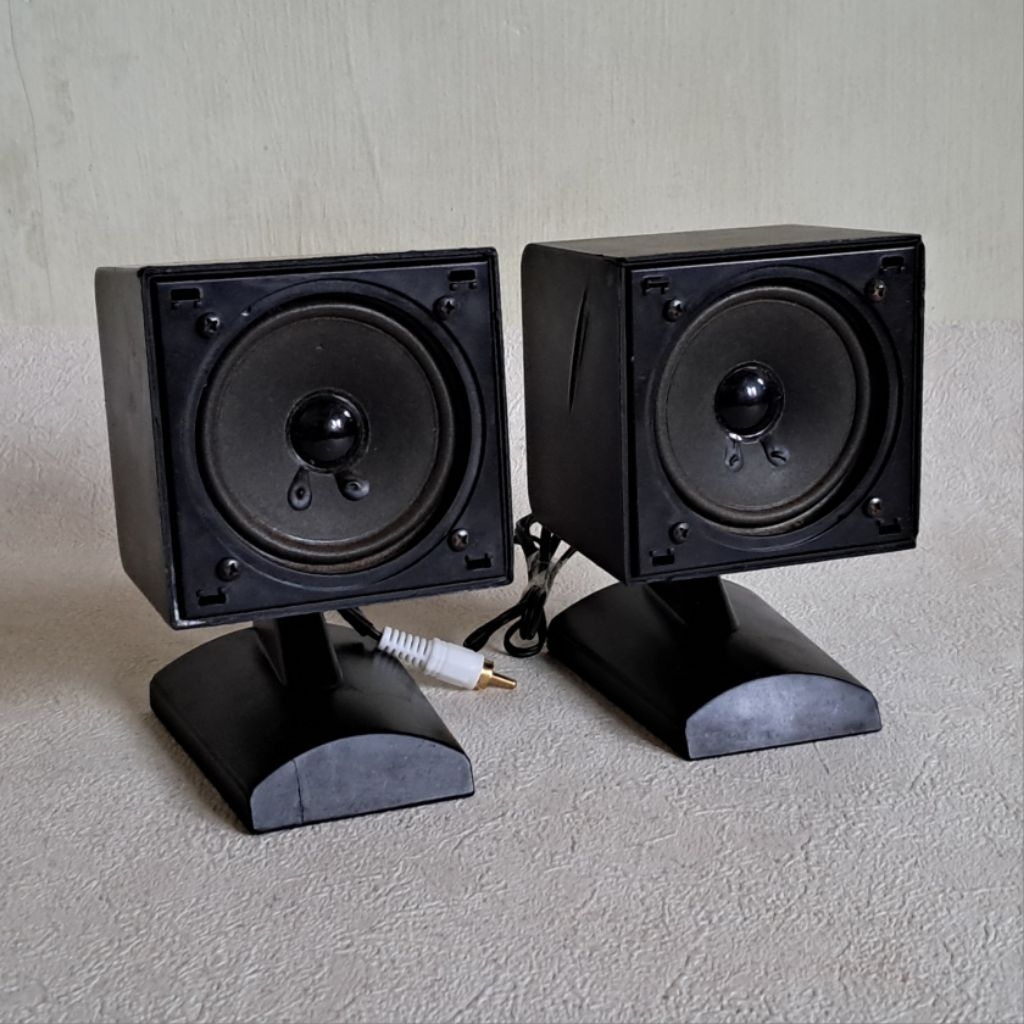 Sepasang Speaker Satelit Simbadda Bekas Second