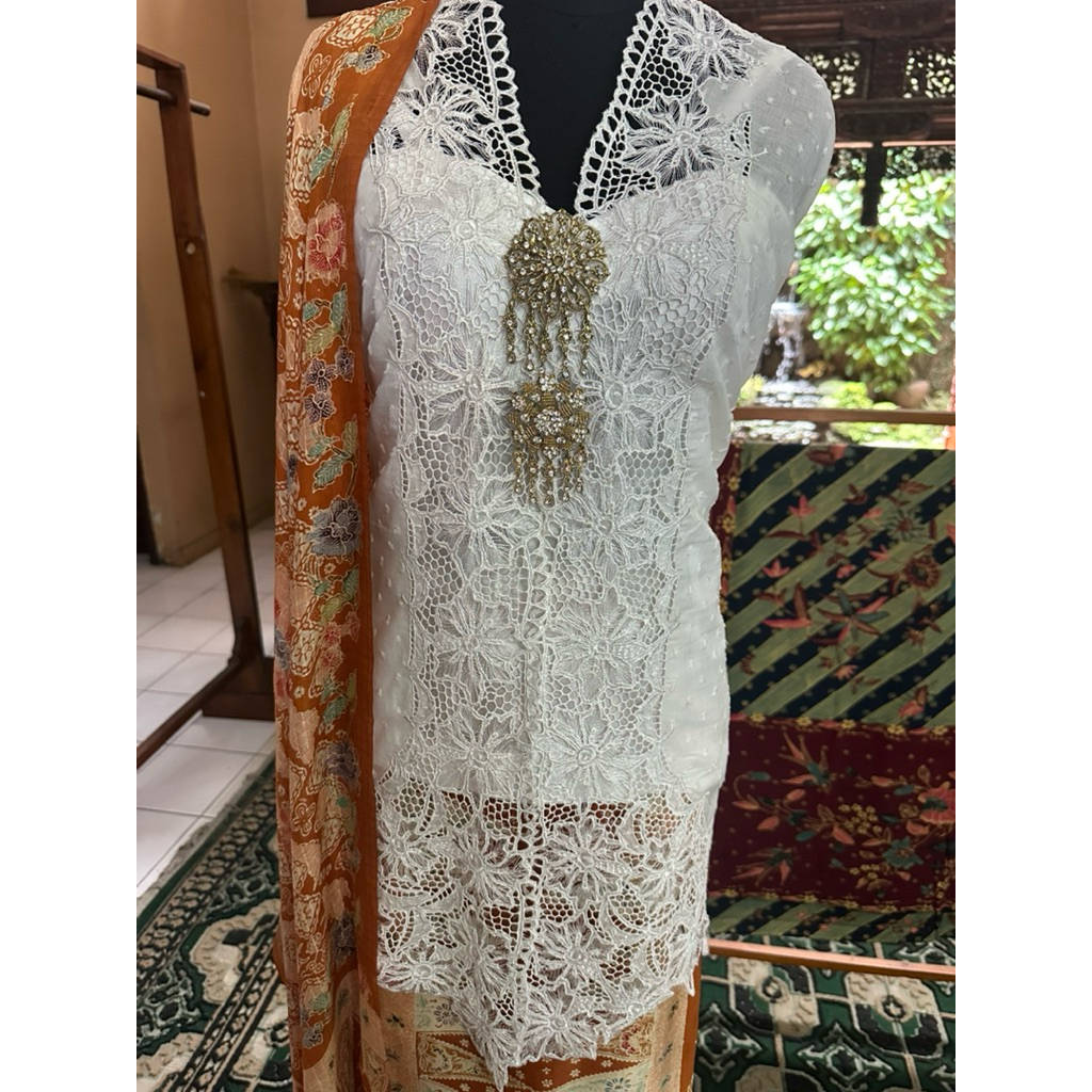 Bahan Kebaya Encim Betawi Bunga/Bahan Bordir Kebaya/Bahan Kebaya Encim/Bahan Kebaya Krancang/Kebaya 