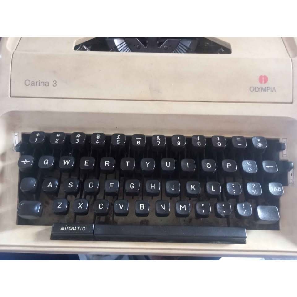 Mesin Tik Manual Olympia 3