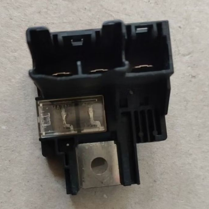 Sekring Accu Sikring Aki Fuse Baterai Mobil Toyota Yaris Vios Original