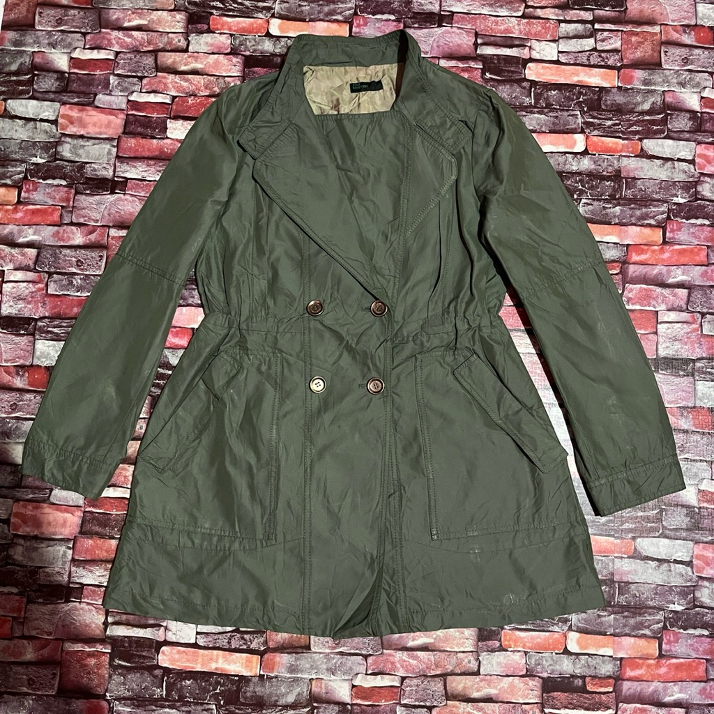 Jaket parka Stile Benetton ( Size S || Lebar dada 46 CM panjang 76 CM )