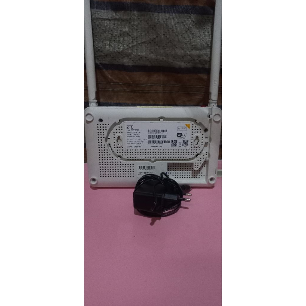 ZTE F670L PORT BIRU + ADABTOR