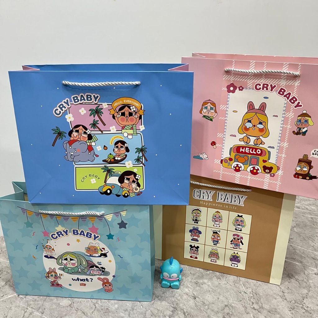 Paper bag Cry baby/ Tas kado cry baby/ tas ulang tahun