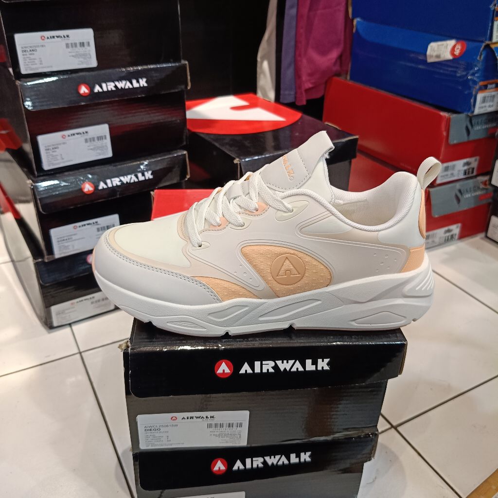 SALEE AIRWALK DIEGO WOMEN'S OFF WHITE