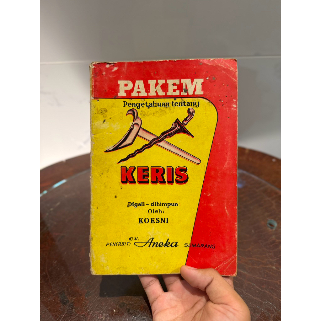 Buku Keris Lengkap – Pakem & Pengetahuan Keris Jawa (Buku Lama)