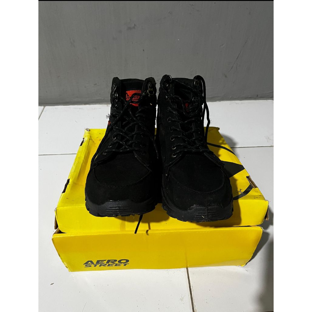sepatu aerostreet