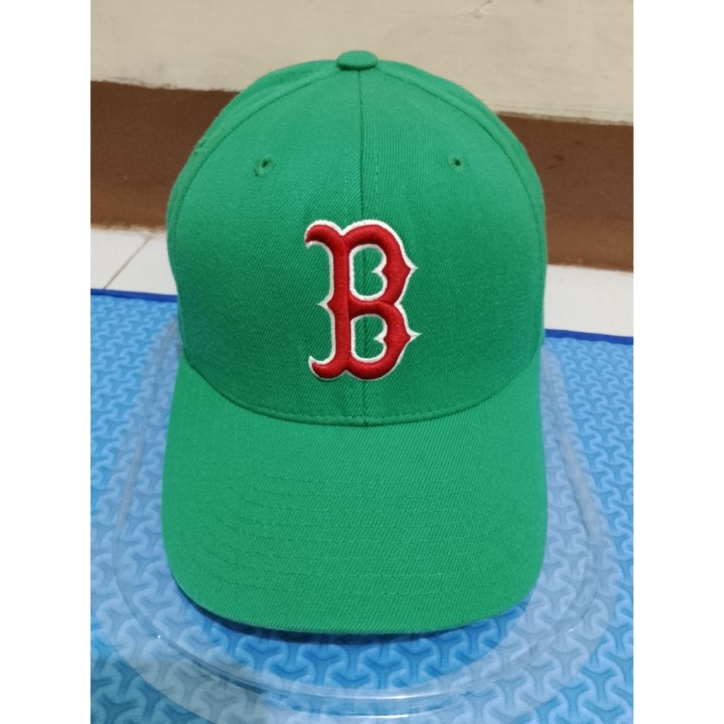 Topi mlb logo B