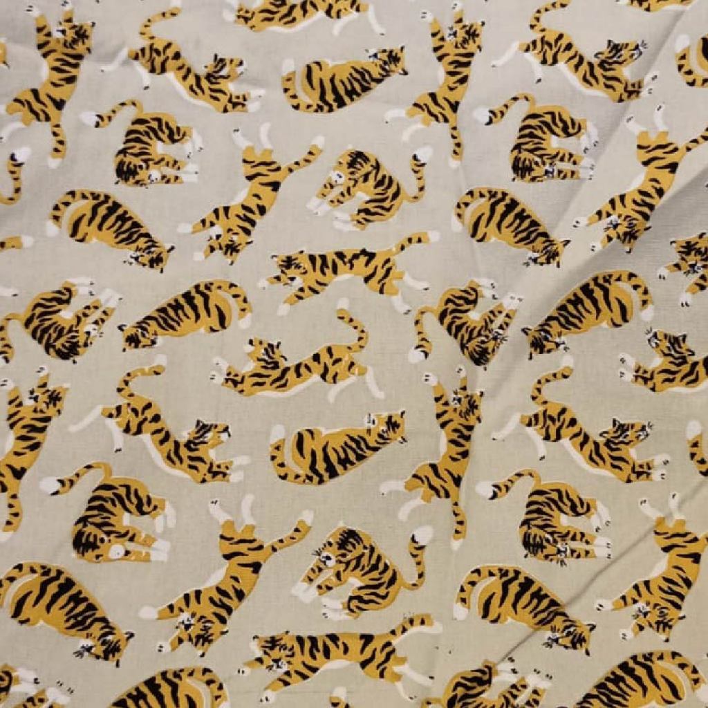 Kain Canvas Lebar 140cm Motif Macan Loreng Taman Safari Indonesia (harga per 0,5 meter)