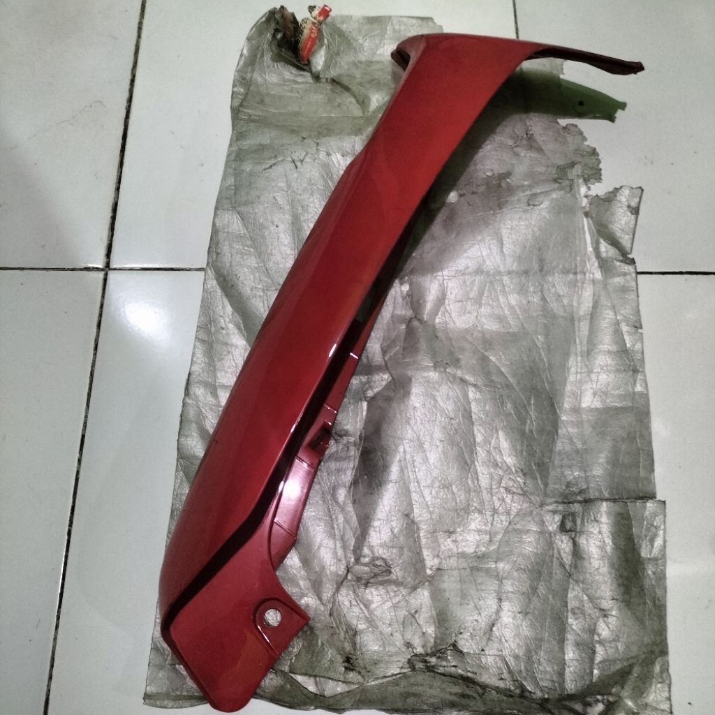 LEGSHIELD SAYAP LUAR MERAH HIJAU SHOGUN 110 NEW ORIGINAL SUZUKI SGP ASLI NOS