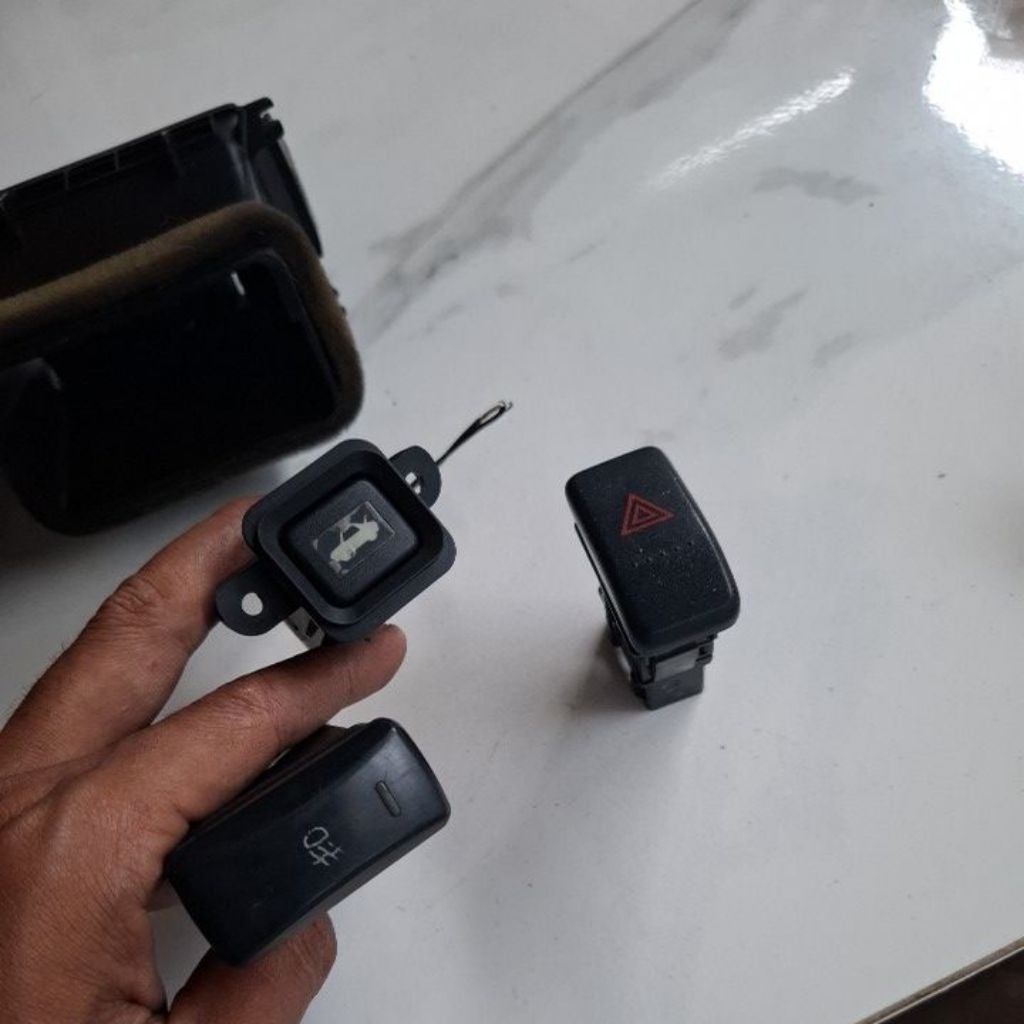 tombol hazzard.foglamp.begasi  honda  crv gen2 lepasan original