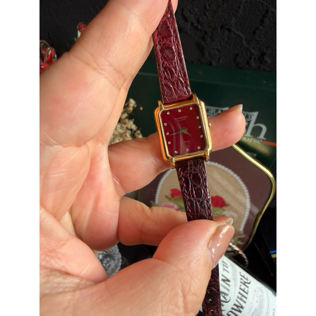 vintage ladies Raymond Weil watch