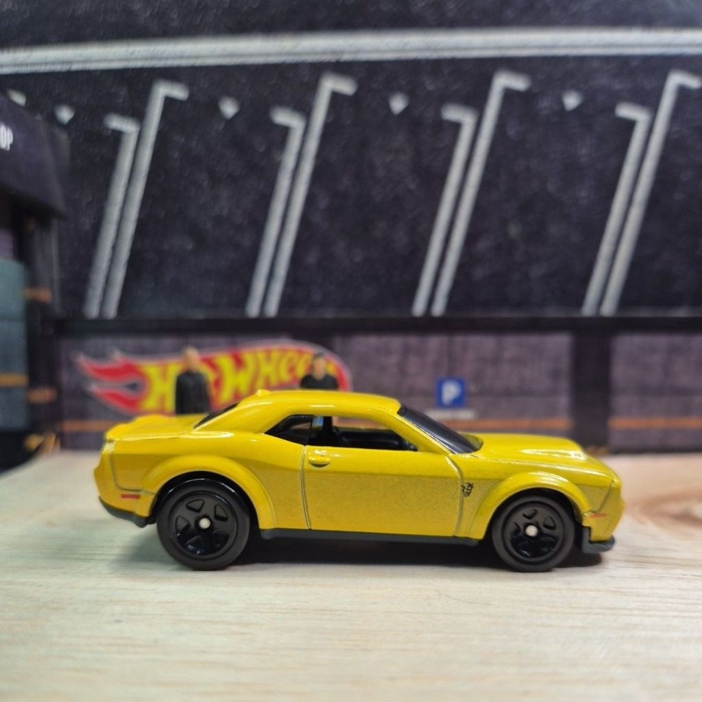 HOT WHEELS DODGE CHALLENGER SRT DEMON YELLOW