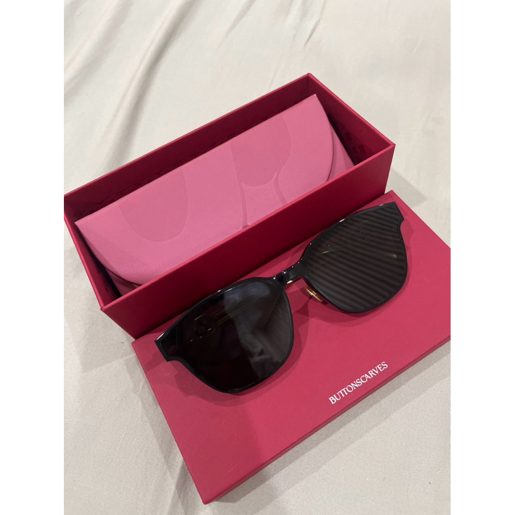 Buttonscarves Luca Sunglasses