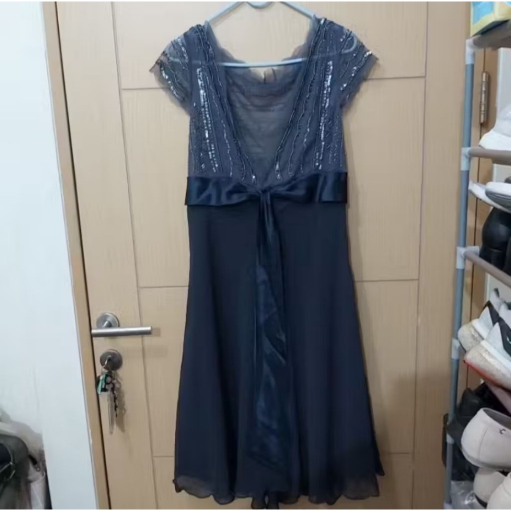 Gaun pesta navy preloved