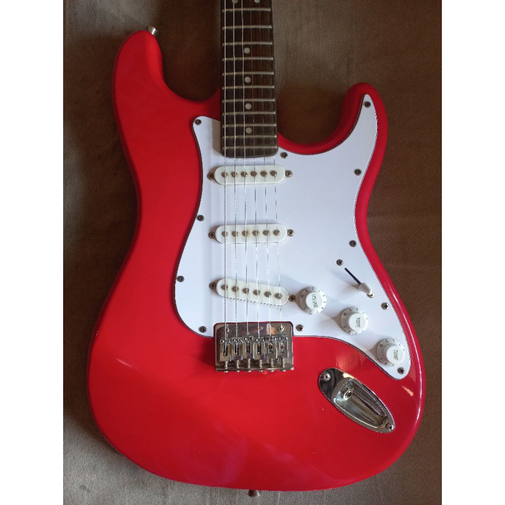 gitar merk squier hardtail SSS by fender stratocaster asli original buatan china