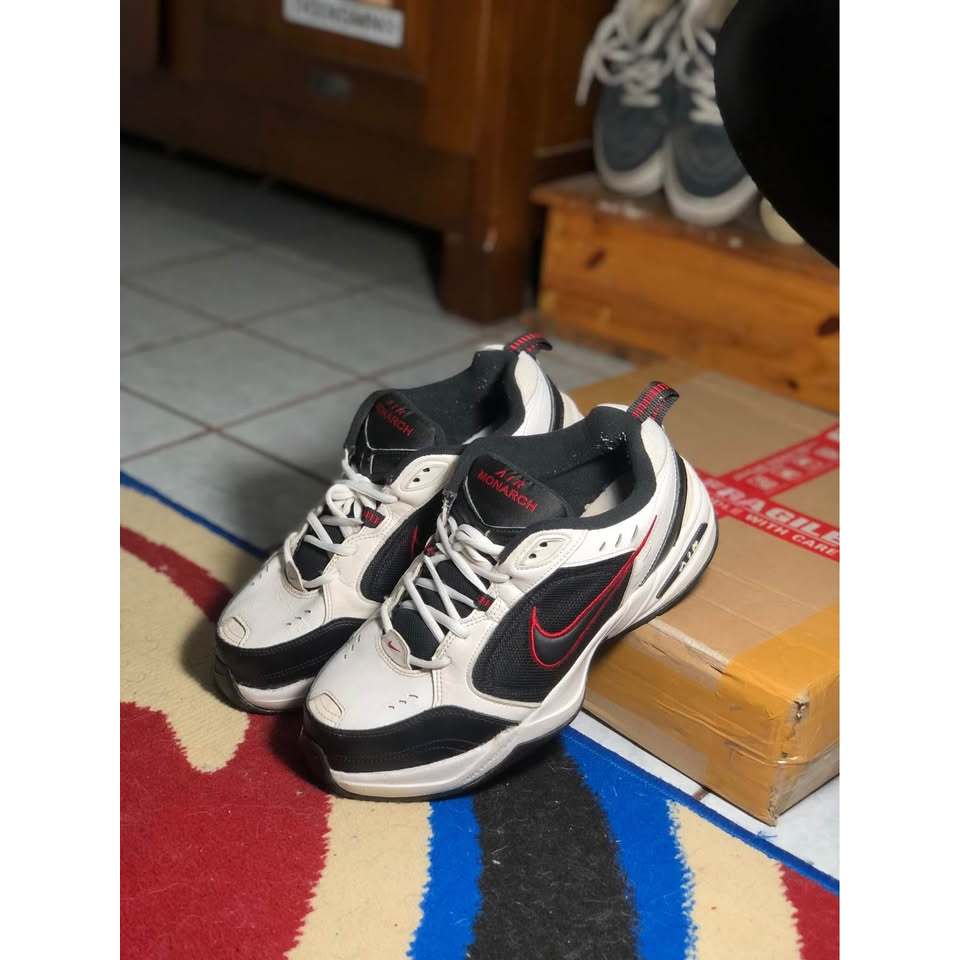 Nike Air Monarch - Black & White