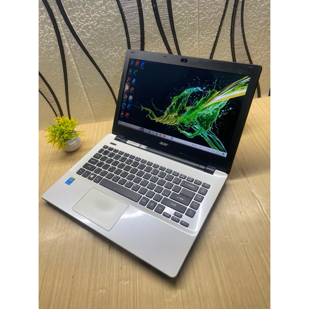 Laptop Acer Core i3 Ram 8 hardisk 500 kondisi normal siap pakai   Type acer E5-471