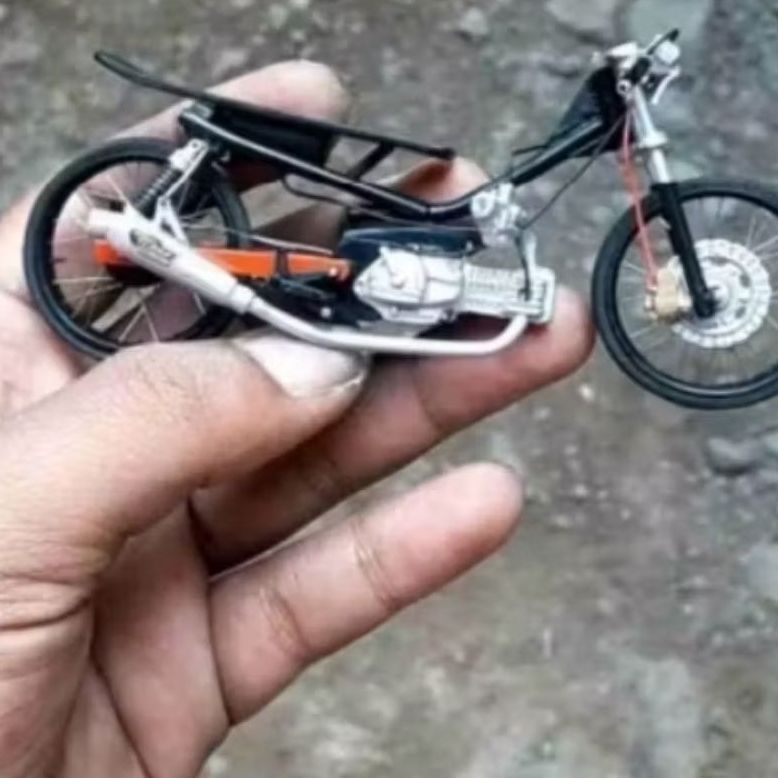 diecast miniatur motor drag Yamaha Jupiter z full dengan dinamo