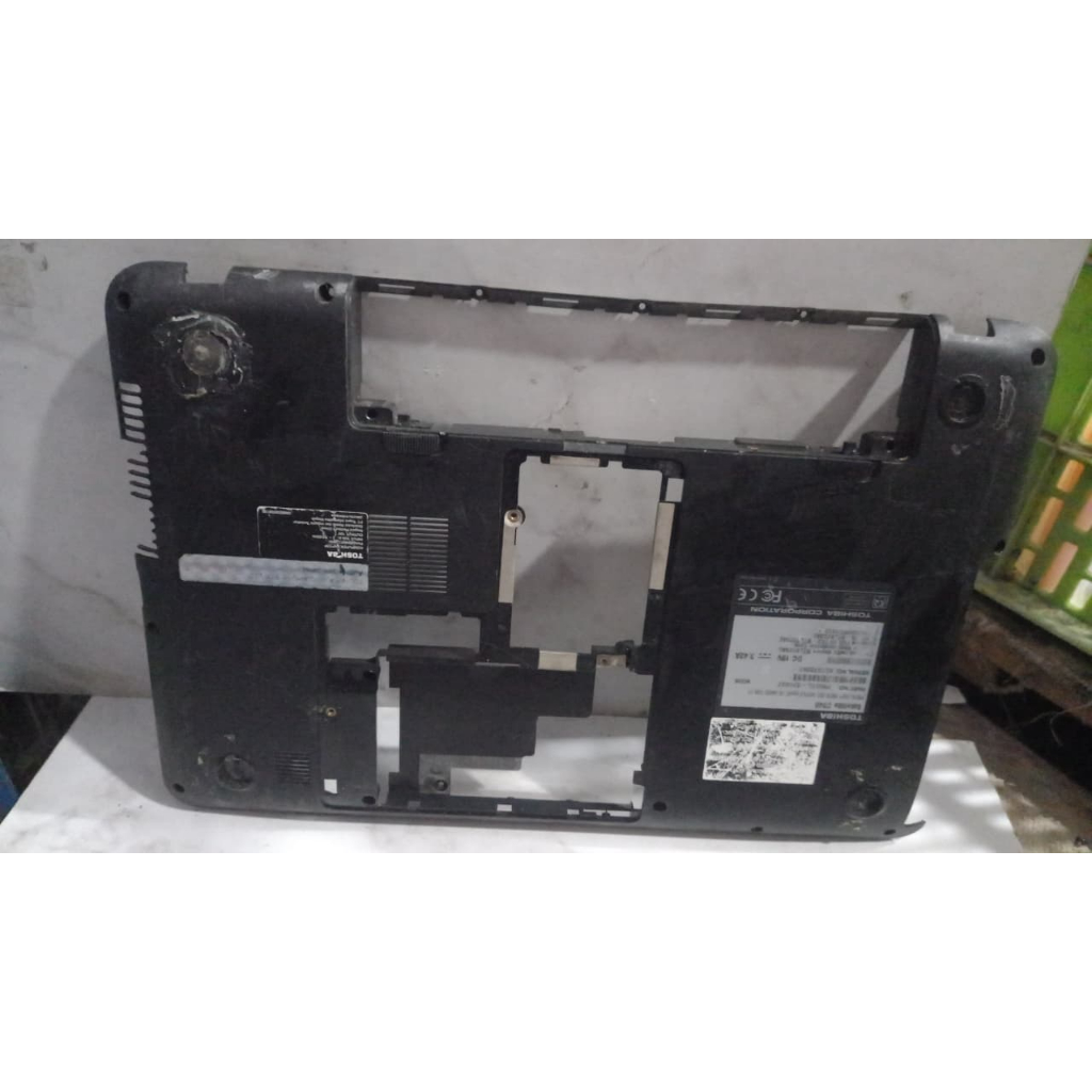 CASING BELAKANG LAPTOP TOSHIBA SATELITE C840