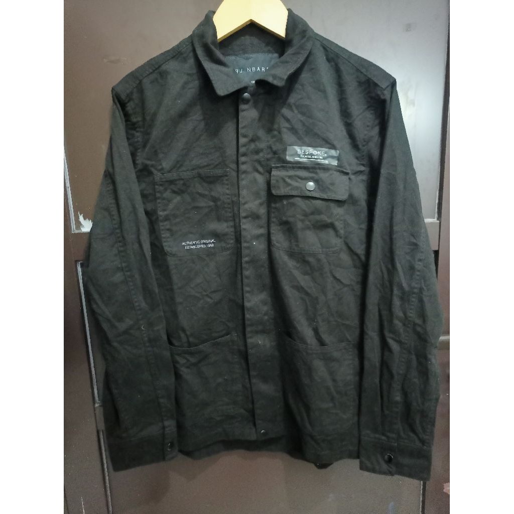 JAKET PARKA MODEL KASUAL WARNA HITAM MEREK TBJ NEARBY SIZE L