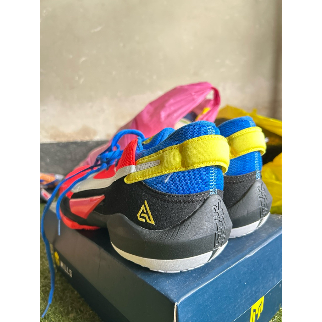 sepatu basket gianis size 45